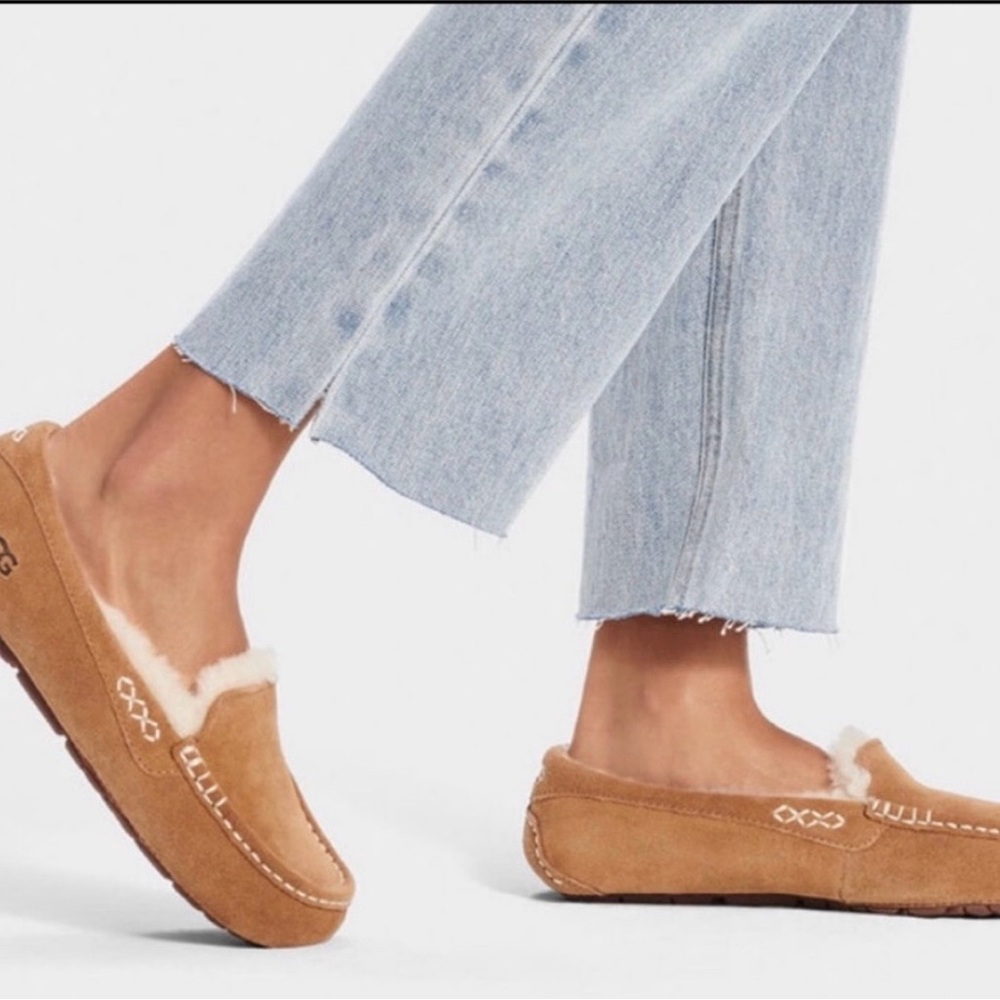 UGG Australia Women's Ansley Chestnut Moccasins Cozy Tan Slippers Size 6